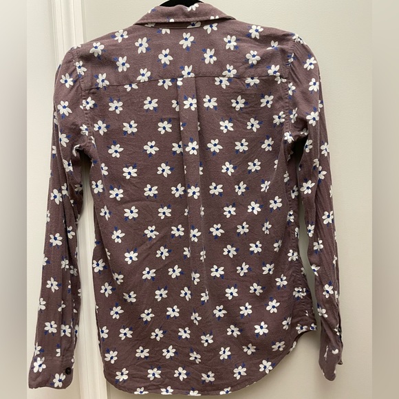 Uniqlo Soft Button-Up Shirt - Picture 2 of 4